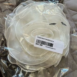 Cream/Off White Fascinator/broach. New with tags, never used